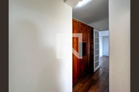 Corredor Quartos de apartamento para alugar com 2 quartos, 57m² em Cidade Monções, São Paulo