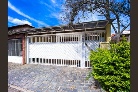 Fachada  de casa à venda com 3 quartos, 180m² em Rolinópolis, São Paulo