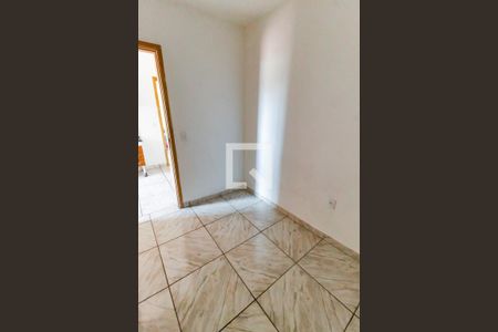 Quarto 1 de casa para alugar com 2 quartos, 50m² em Parque Pinheiros, Taboão da Serra