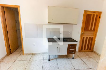 Sala/Cozinha de casa para alugar com 2 quartos, 50m² em Parque Pinheiros, Taboão da Serra