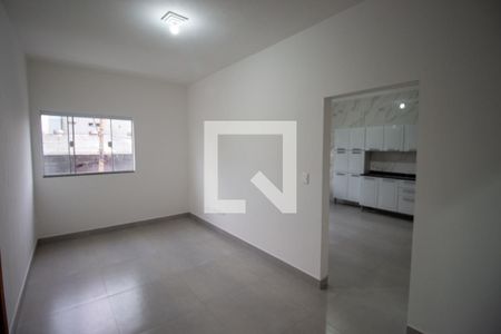 Sala de casa para alugar com 2 quartos, 57m² em Jardim Santo Elias (são Miguel), São Paulo