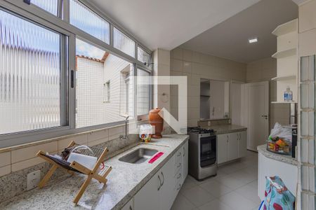 Cozinha e Área de Serviço de apartamento para alugar com 3 quartos, 140m² em Cruzeiro, Belo Horizonte