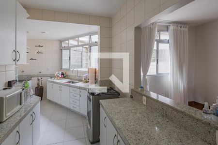 Cozinha e Área de Serviço de apartamento para alugar com 3 quartos, 140m² em Cruzeiro, Belo Horizonte