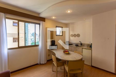 Sala/Cozinha de apartamento para alugar com 1 quarto, 45m² em Funcionários, Belo Horizonte