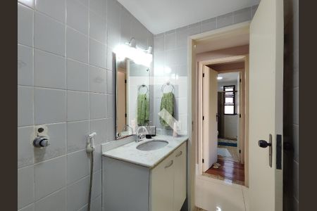 Apartamento à venda com 95m², 3 quartos e 1 vaga Apartamento à venda com 95m², 3 quartos e 1 vagaBanheiro Corredor
