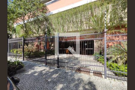 Apartamento à venda com 95m², 3 quartos e 1 vaga Apartamento à venda com 95m², 3 quartos e 1 vagaFachada e portaria