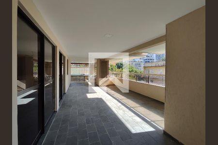 Apartamento à venda com 95m², 3 quartos e 1 vaga Apartamento à venda com 95m², 3 quartos e 1 vagaÁrea comum - Salão de festas