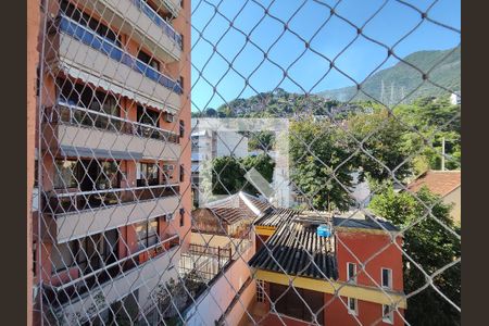 Apartamento à venda com 95m², 3 quartos e 1 vaga Apartamento à venda com 95m², 3 quartos e 1 vagaVaranda