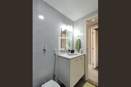 Apartamento à venda com 95m², 3 quartos e 1 vaga Apartamento à venda com 95m², 3 quartos e 1 vagaBanheiro Corredor