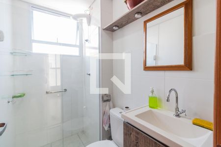 Banheiro de apartamento para alugar com 2 quartos, 48m² em Serraria, São José