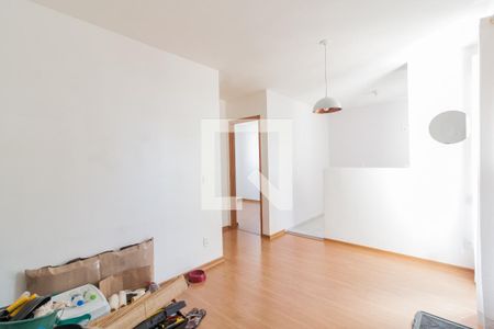 Sala  de apartamento para alugar com 2 quartos, 48m² em Serraria, São José