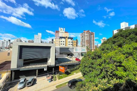 Vista da Sala de apartamento para alugar com 2 quartos, 75m² em Petrópolis, Porto Alegre