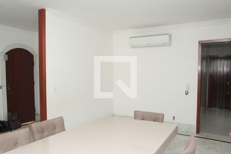 Sala de casa à venda com 4 quartos, 370m² em Dona Clara, Belo Horizonte