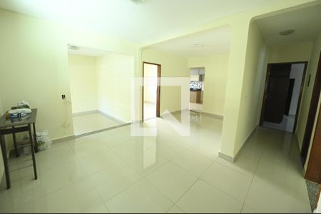 Sala de casa para alugar com 3 quartos, 200m² em Setor Gentil Meireles, Goiânia