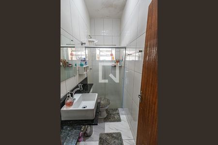 Banheiro de casa à venda com 2 quartos, 104m² em Planalto, Belo Horizonte