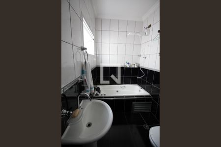 Banheiro da Suíte 1 de casa para alugar com 2 quartos, 94m² em Limão, São Paulo