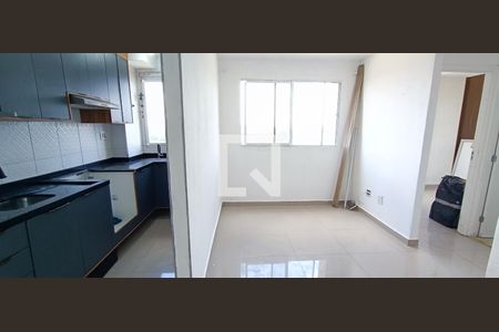 Sala/Cozinha de apartamento para alugar com 2 quartos, 41m² em Jardim do Lago, São Paulo