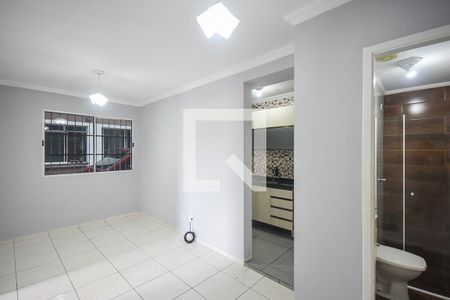 Sala de apartamento para alugar com 2 quartos, 60m² em Parque Marabá, Taboão da Serra