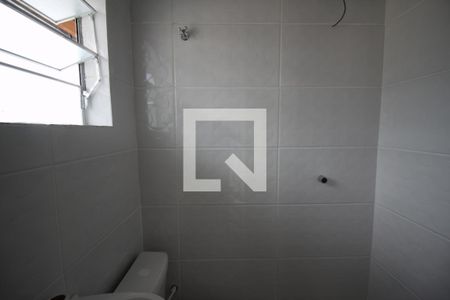 Banheiro  de kitnet/studio para alugar com 1 quarto, 15m² em Jardim Nizia, São Paulo