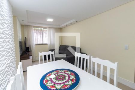 Sala de apartamento para alugar com 2 quartos, 57m² em Jardim Danfer, São Paulo