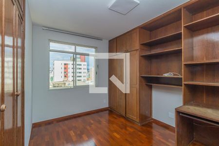 Quarto 2 de apartamento para alugar com 3 quartos, 103m² em Coração Eucarístico, Belo Horizonte