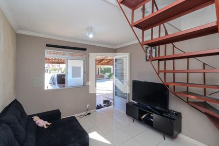 Sala de casa de condomínio para alugar com 2 quartos, 55m² em Rio Branco, Canoas