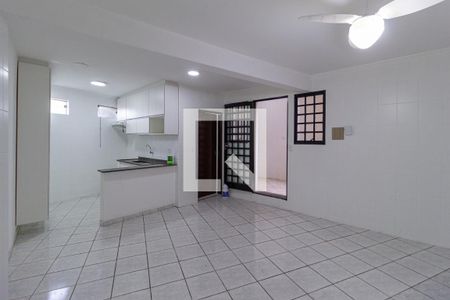Sala de casa para alugar com 2 quartos, 60m² em Vila Yolanda, Osasco