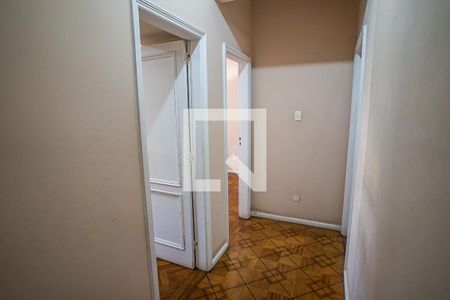 Corredor de apartamento à venda com 4 quartos, 150m² em Laranjeiras, Rio de Janeiro