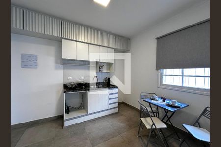 Cozinha de casa para alugar com 1 quarto, 65m² em Jardim Aeroporto, São Paulo
