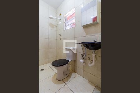Banheiro  de casa para alugar com 1 quarto, 50m² em Jardim Três Marias, São Paulo
