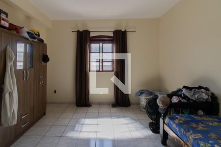Casa à venda com 242m², 5 quartos e 4 vagas Casa à venda com 242m², 5 quartos e 4 vagasQuarto 3