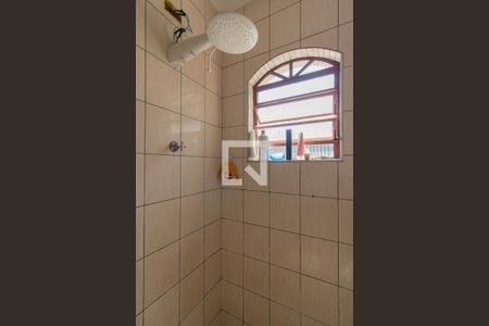 Casa à venda com 242m², 5 quartos e 4 vagas Casa à venda com 242m², 5 quartos e 4 vagasBanheiro