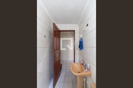 Casa à venda com 242m², 5 quartos e 4 vagas Casa à venda com 242m², 5 quartos e 4 vagasBanheiro 2