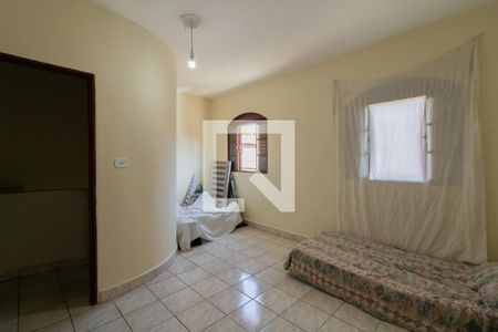Casa à venda com 242m², 5 quartos e 4 vagas Casa à venda com 242m², 5 quartos e 4 vagasQuarto 4