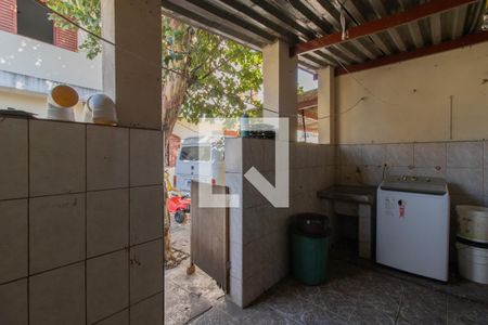 Casa à venda com 242m², 5 quartos e 4 vagas Casa à venda com 242m², 5 quartos e 4 vagasÁrea de Serviço