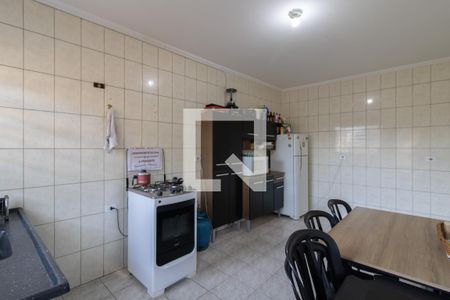 Casa à venda com 242m², 5 quartos e 4 vagas Casa à venda com 242m², 5 quartos e 4 vagasCozinha