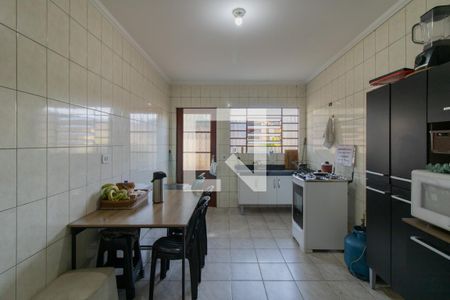 Casa à venda com 242m², 5 quartos e 4 vagas Casa à venda com 242m², 5 quartos e 4 vagasCozinha