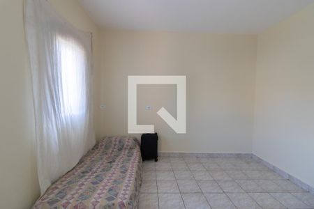 Casa à venda com 242m², 5 quartos e 4 vagas Casa à venda com 242m², 5 quartos e 4 vagasQuarto 4