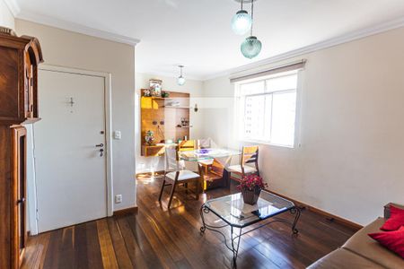 Sala de apartamento à venda com 3 quartos, 80m² em Santa Efigênia, Belo Horizonte