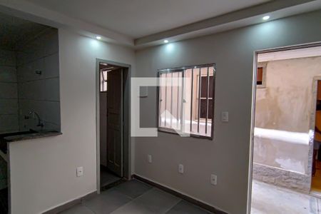 sala de apartamento para alugar com 1 quarto, 30m² em Taquara, Rio de Janeiro