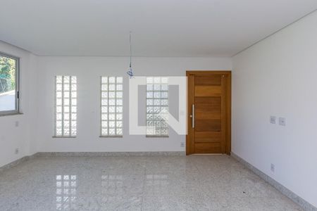 Sala de casa à venda com 4 quartos, 250m² em Buritis, Belo Horizonte