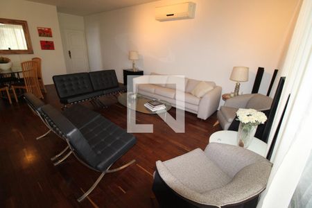 Sala de apartamento para alugar com 4 quartos, 210m² em Vila Suzana, São Paulo