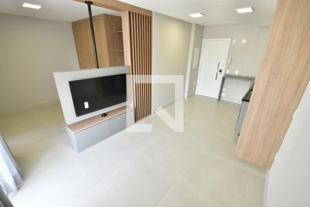 Sala / Quarto de kitnet/studio para alugar com 1 quarto, 42m² em Centro, Campinas