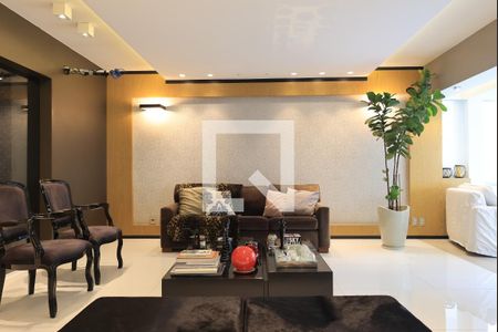 Sala 2 de apartamento à venda com 4 quartos, 335m² em Vila Uberabinha, São Paulo