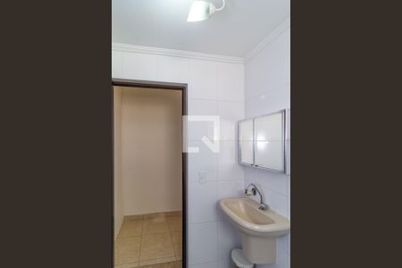 Banheiro de casa para alugar com 1 quarto, 70m² em Jardim Tietê, São Paulo
