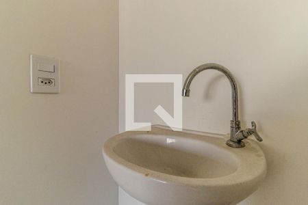 Banheiro de kitnet/studio para alugar com 1 quarto, 60m² em Vila Buarque, São Paulo