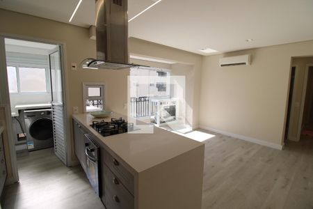 Sala/Cozinha de apartamento para alugar com 2 quartos, 59m² em Vila Suzana, São Paulo
