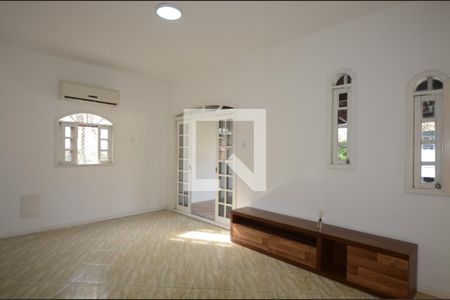 Sala  de apartamento para alugar com 2 quartos, 95m² em Osvaldo Cruz, Rio de Janeiro
