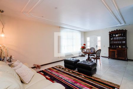 Sala de casa de condomínio à venda com 6 quartos, 440m² em Itaipu, Niterói