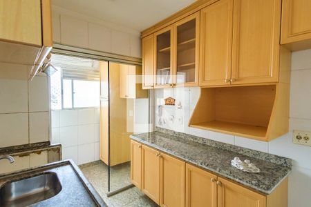 Cozinha de apartamento para alugar com 3 quartos, 58m² em Chácara Califórnia, São Paulo